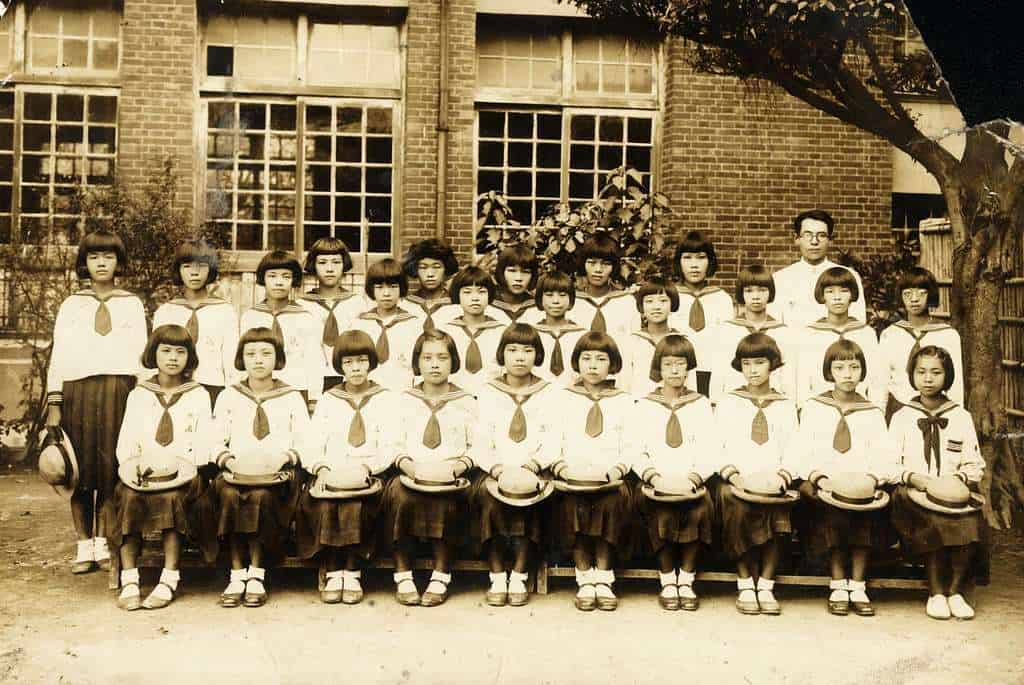 school-girls-of-taiwan-under-japanese-rule-d14013-1024.jpg